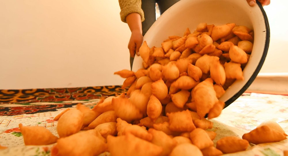Боорсок— национальное мучное блюдо кыргызов. Архивное фото