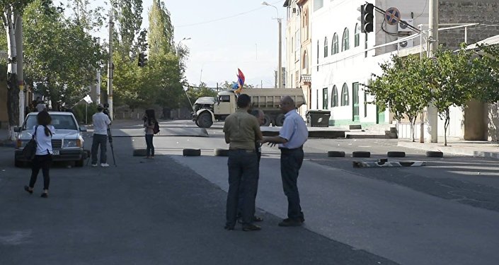 Захватившие строение ППС в Ереване начали сдаваться