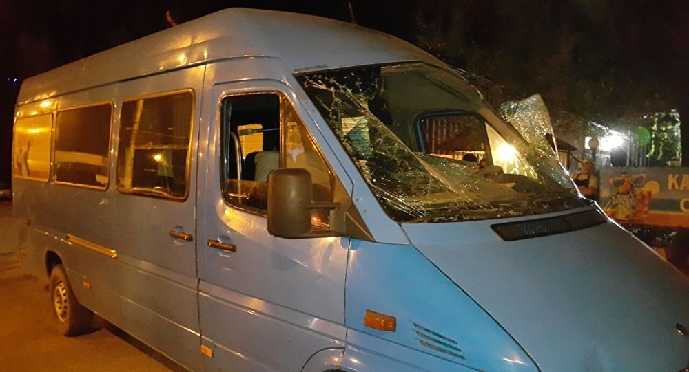 Маршрутка перевернулась около здания Форума в Бишкеке, пострадали 7 человек