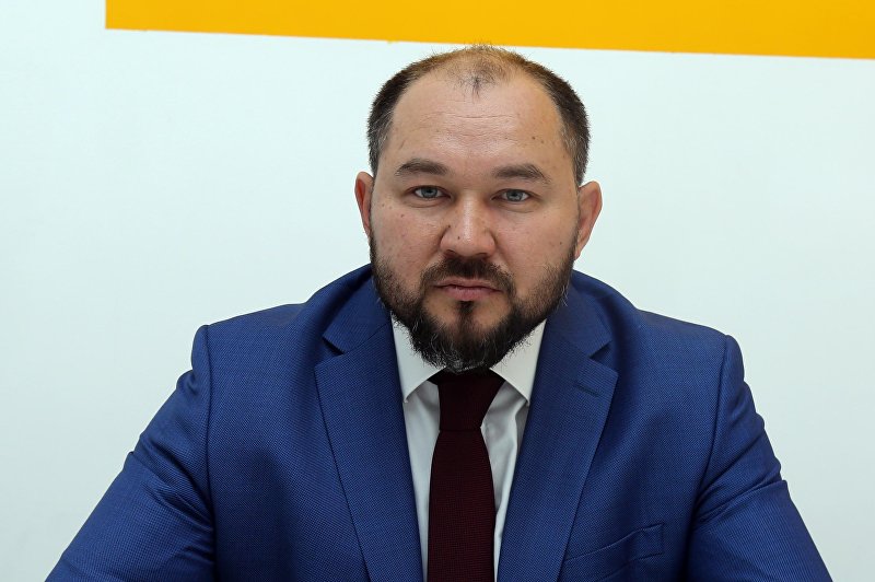 Заместитель генерального директора страховой компании НСК Энвер Хавазов в офисе ИА Sputnik Кыргызстан