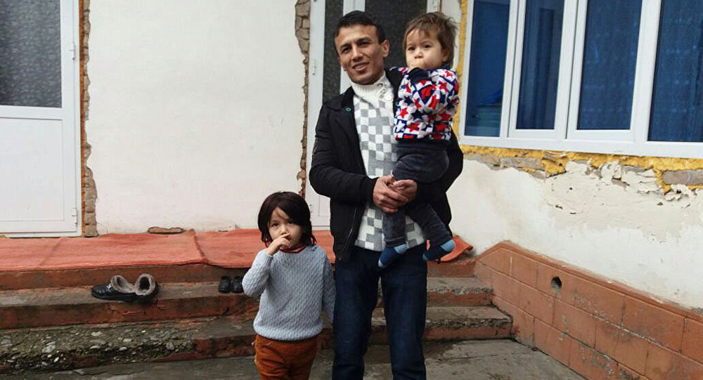 28-летний гражданин Кыргызстана Яхья Машрапова с дочерьми, который подозревался в совершении теракта в стамбульском ночном клубе Reina в новогоднюю ночь