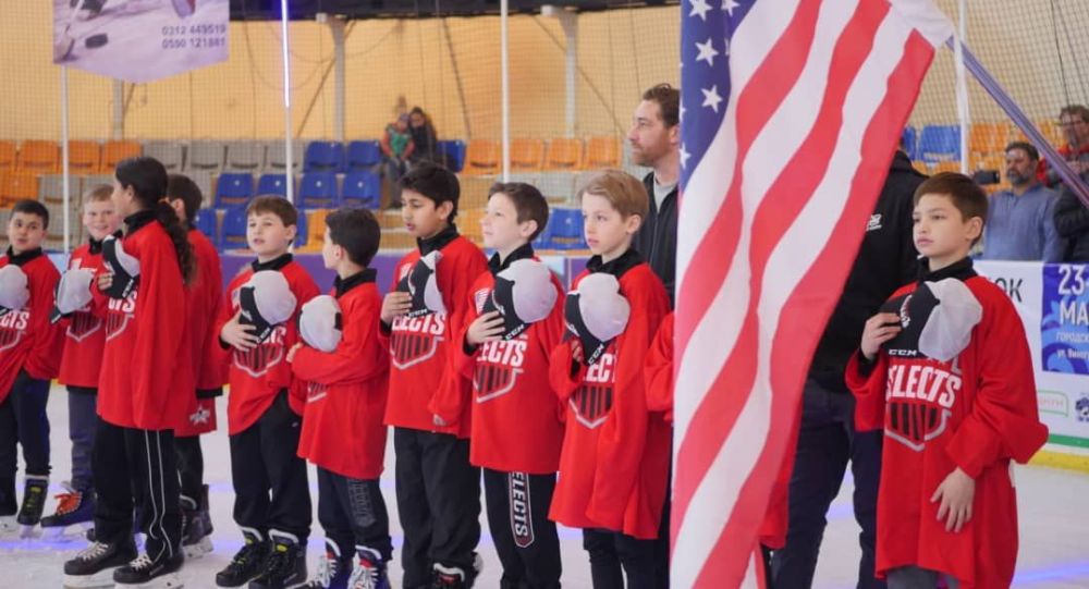 Бишкекте хоккей боюнча эл аралык турнир башталды. Сүрөт