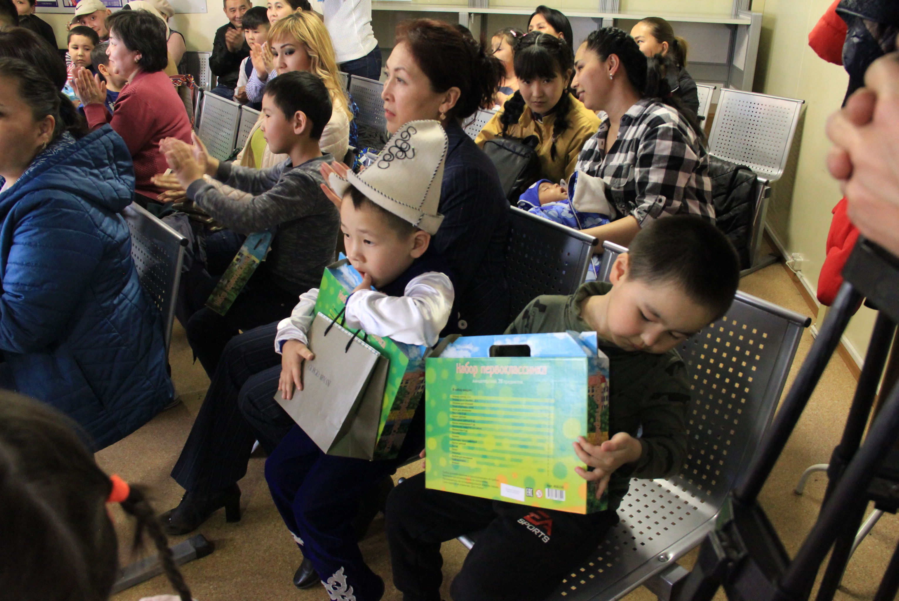 В Москве в гостевом доме при посольстве Республики Кыргызстан в России открылся разговорный клуб Скоро в школу для детей мигрантов