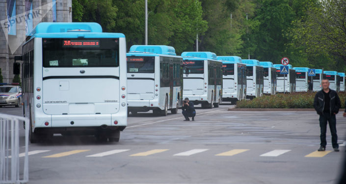 В Бишкек доставили 60 автобусов из Китая, работающих на газе