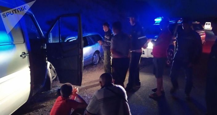 В Джалал-Абадской области на 291-м километре трассы Бишкек — Ош столкнулись микроавтобус Mercedes-Benz Sprinter и легковой Mercedes-Benz. 19 июля 2019 года