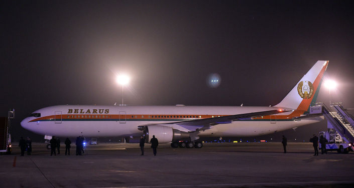 Президент Беларуси Александр Лукашенко прилетел в Бишкек на Boeing 767-300.