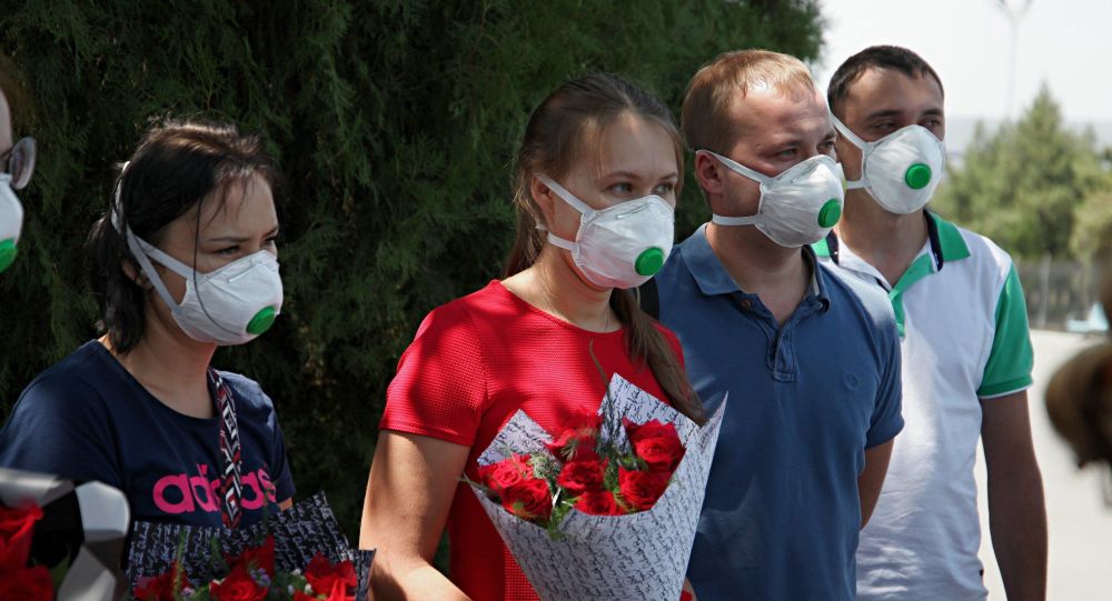 В Ош прилетели 18 российских врачей на помощь местным медикам. Фото