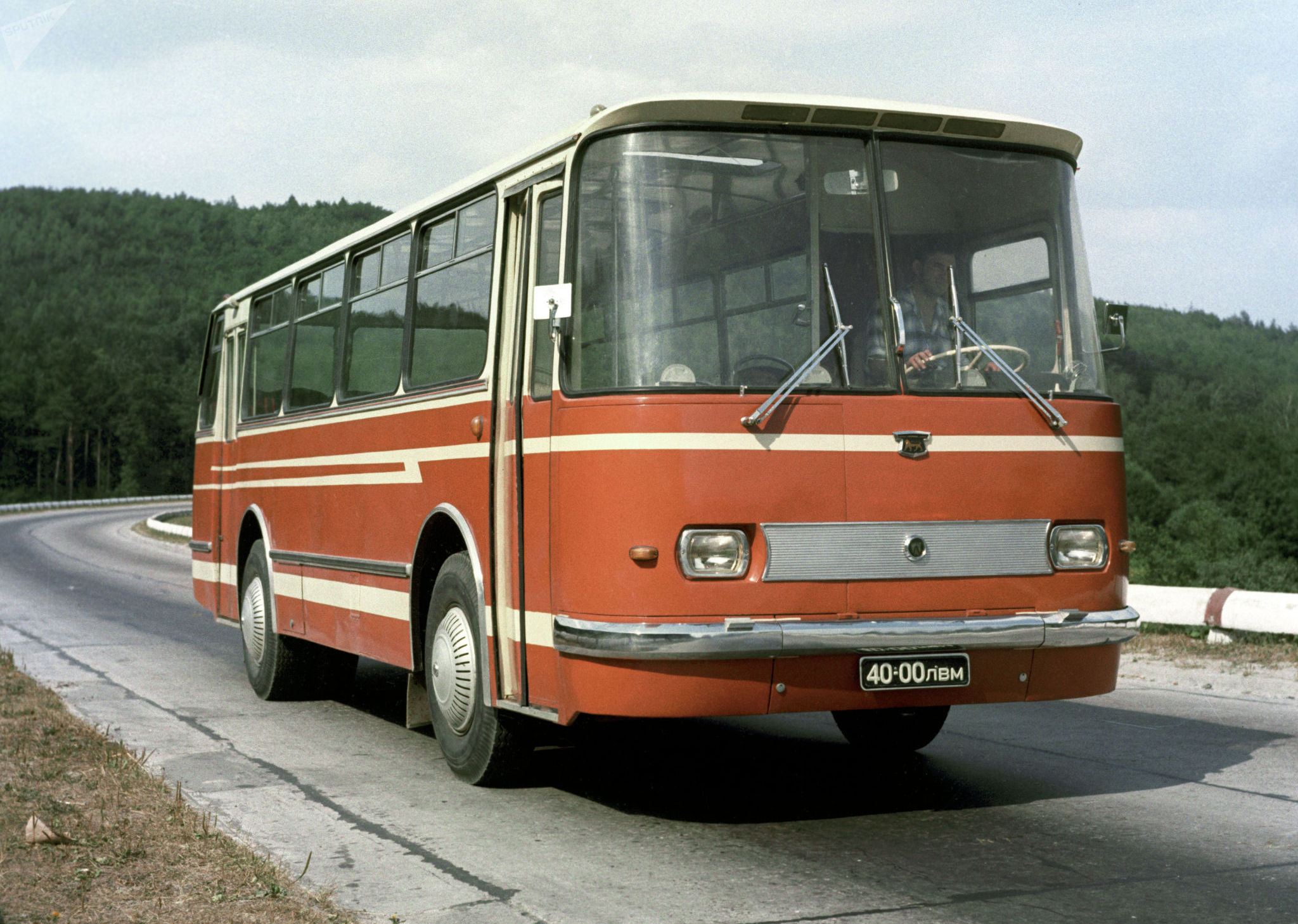 Автобус лаз. ЛАЗ 695. ЛАЗ 695 СССР. ЛАЗ-695 автобус. ЛАЗ 695 1970.