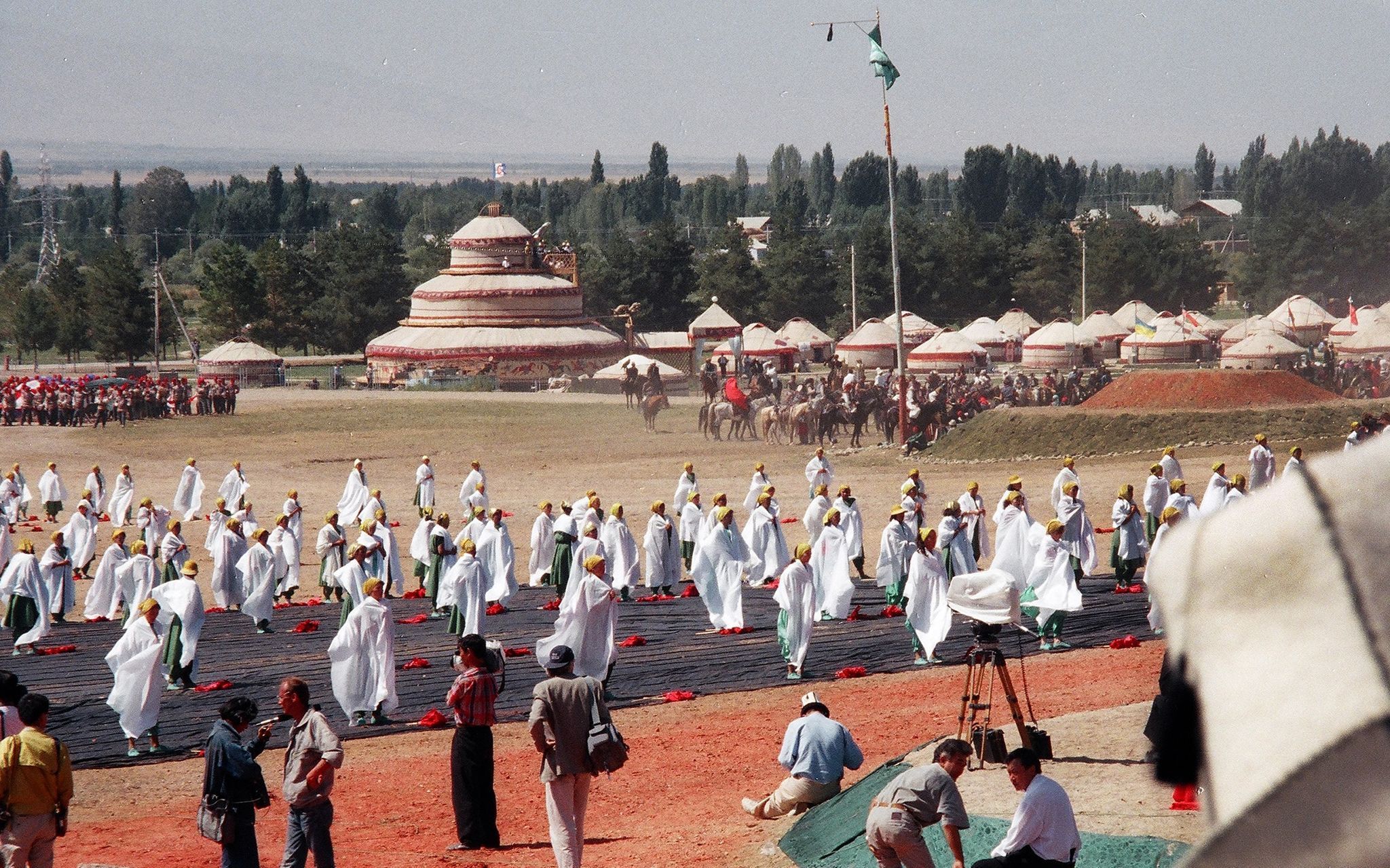 Торжественные мероприятия на праздновании 1000-летия эпоса Манас в Таласе. 1995 год