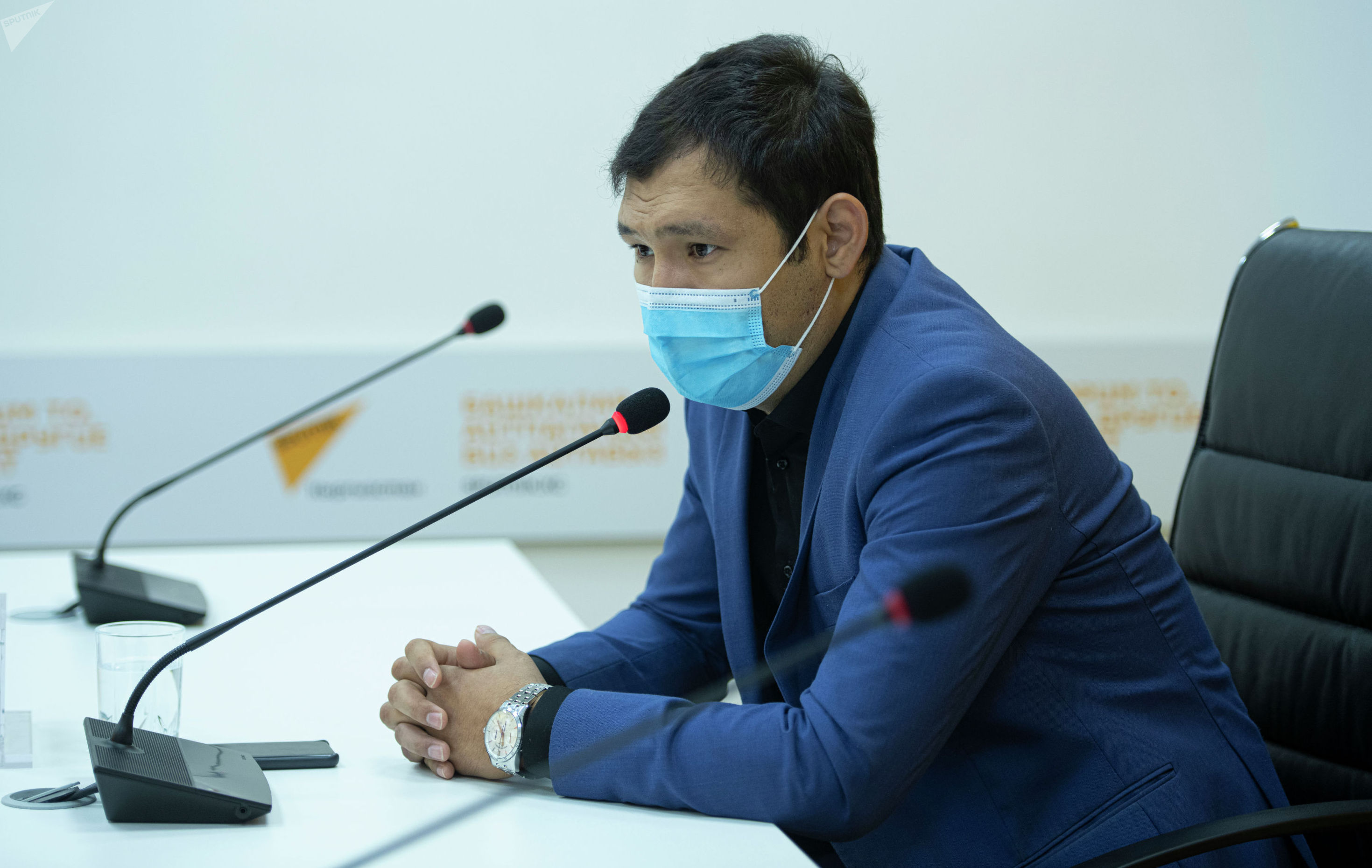 Председатель Ассоциации туризма КР Эрмек Мырзабеков в пресс-центре Sputnik Кыргызстан