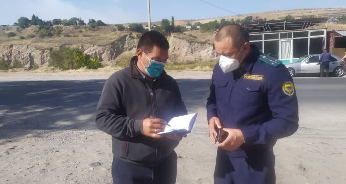 Госэкотехинспекция в Бишкеке провела рейд по уровню выброса вредных веществ в атмосферу машинами
