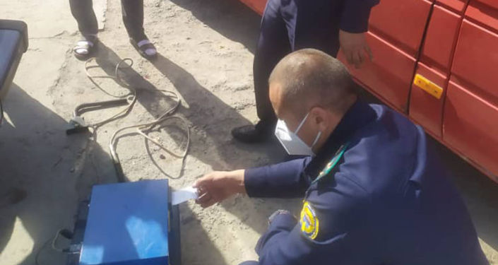 Госэкотехинспекция в Бишкеке провела рейд по уровню выброса вредных веществ в атмосферу машинами