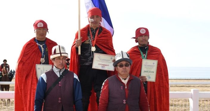 Победители конноспортивной игры эр эниш в Чолпон-Ате