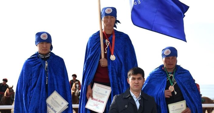 Победители конноспортивной игры эр эниш в Чолпон-Ате