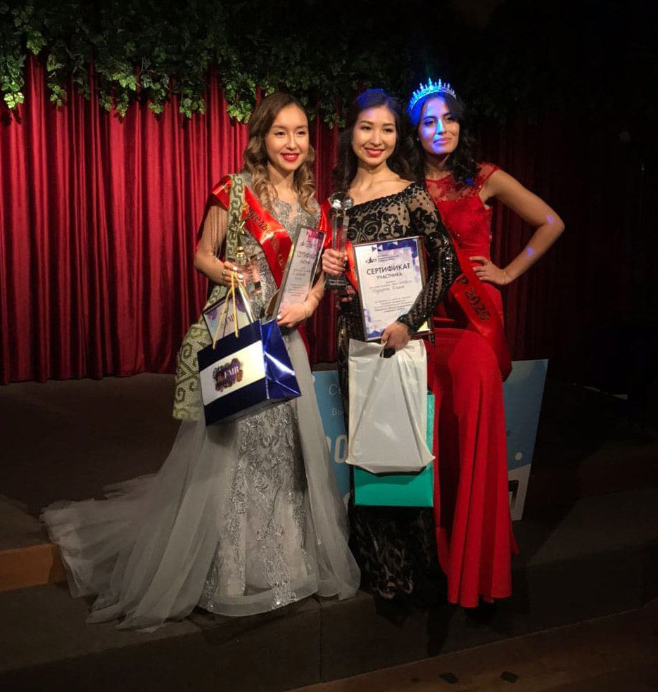 Победительницы первого конкурса красоты Мисс ФМР, организованная Федерацией мигрантов России.