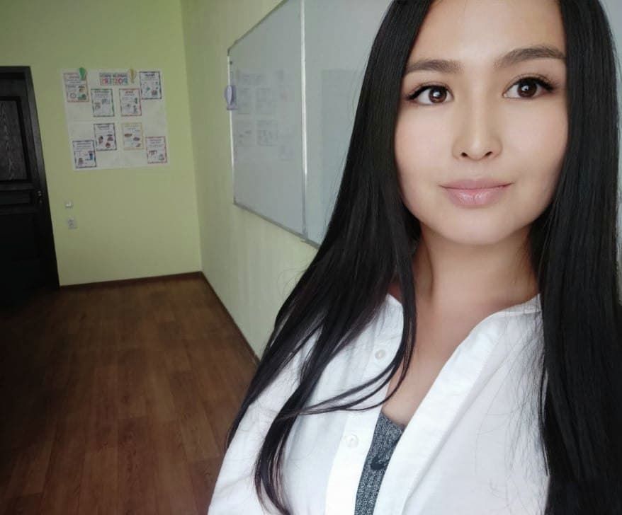 Преподаватель английского языка Гулбарчын Модушова Преподаватель английского языка Гулбарчын Модушова