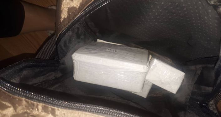 В ее багаже нашли изделия весом более 17 килограммов на указанную многомиллионную сумму В ее багаже нашли изделия весом более 17 килограммов на указанную многомиллионную сумму