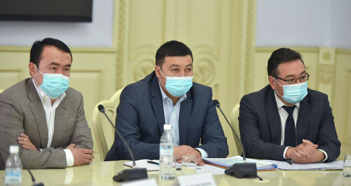 Руководители стройкомпаний на совещании по вопросам развития строительной отрасли с премьер-министром КР Улукбеком Мариповым Руководители стройкомпаний на совещании по вопросам развития строительной отрасли с премьер-министром КР Улукбеком Мариповым