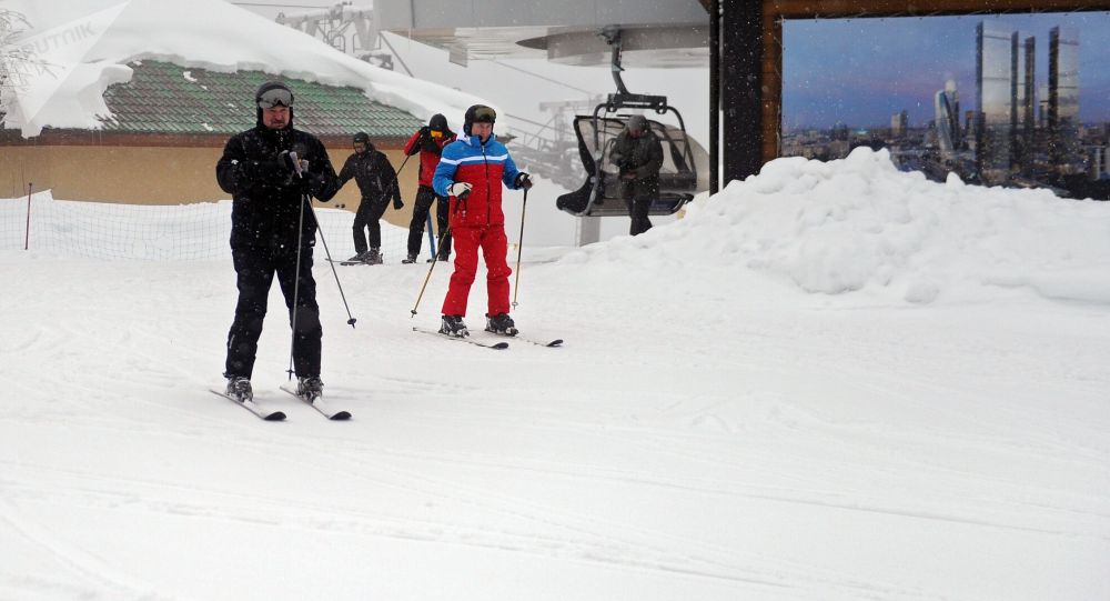 Путин и Лукашенко покатались на лыжах после переговоров в Сочи. Видео
