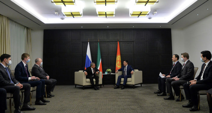 Президент Кыргызстана Садыр Жапаров во время встречи с президентом Татарстана Рустамом Миннихановым в рамках визита в РФ