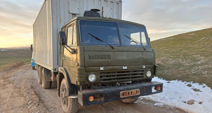 В Лейлекском районе Баткенской области задержаны четыре грузовых автомобиля, незаконно перевозившие горюче-смазочные материалы