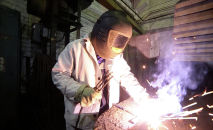 Вы знали, что среди сварщиков на ТЭЦ Бишкека есть женщина? Это Минихоят Семенюта. Своей профессии она посвятила без малого полвека. Как проходит рабочий день кыргызстанки, запечатлела съемочная группа Sputnik. Вы знали, что среди сварщиков на ТЭЦ Бишкека есть женщина? Это Минихоят Семенюта. Своей профессии она посвятила без малого полвека. Как проходит рабочий день кыргызстанки, запечатлела съемочная группа Sputnik.