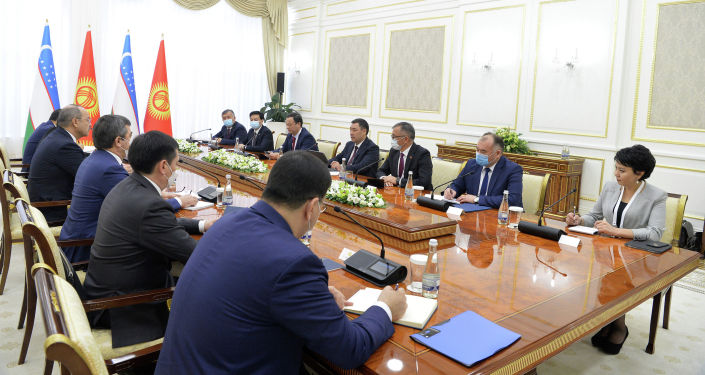 Президент Кыргызстана Садыр Жапаров в рамках государственного визита в Узбекистан встретился с премьер-министром страны Абдуллой Ариповым