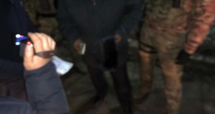 В Токмоке задержан следователь ОВД Чуйского района по подозрению в вымогательстве и получении взятки