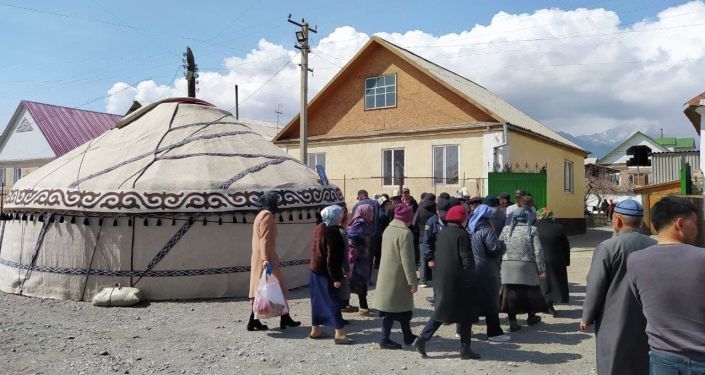 Похороны Айзады Канатбековой убитой после похищения в Бишкеке