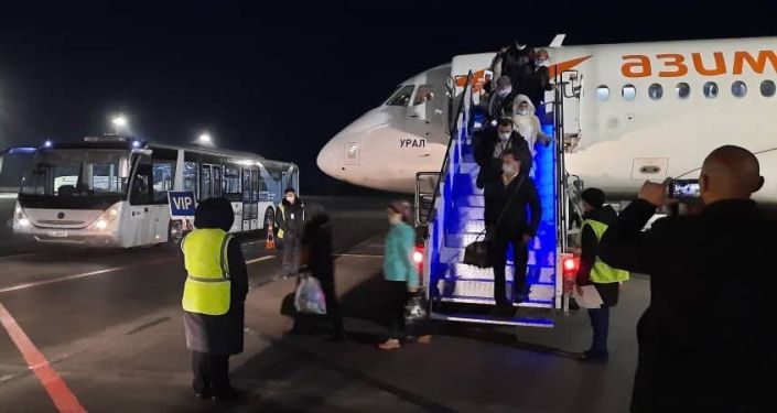 Первым рейсом авиакомпании Азимут в Ош прилетели 60 пассажиров. 21 апреля 2021 года