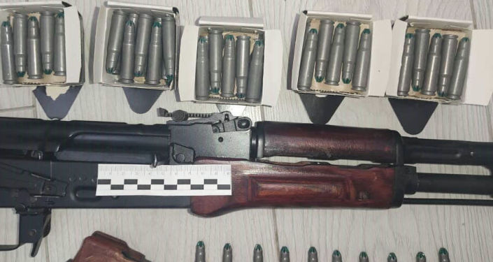Автомат Калашникова изъятая у задержанного в Бишкеке пранкера Автомат Калашникова изъятая у задержанного в Бишкеке пранкера