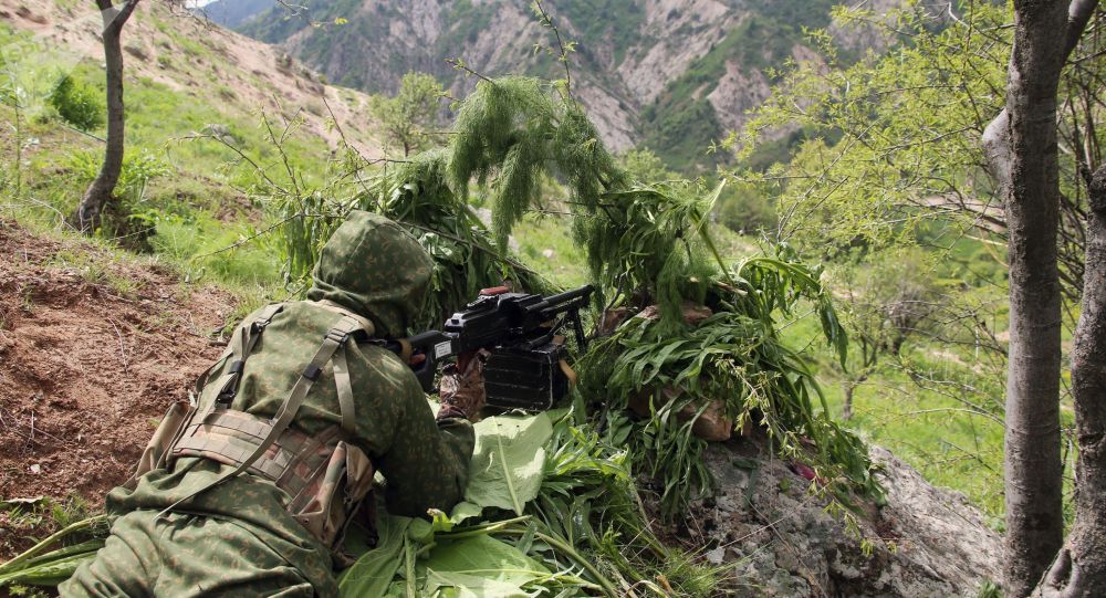 Военные Таджикистана открыли огонь по домам в местности Арка — Погранслужба