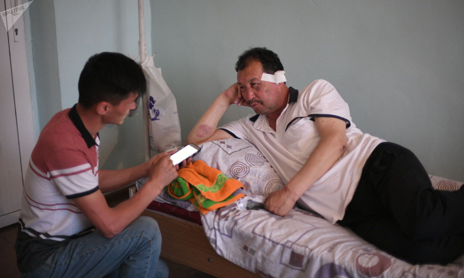 Глава села Интернационал Мырзабек Жумабаев, который более суток пробыл в заложниках на территории РТ