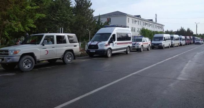 В Баткене людей, эвакуированных из-за приграничного конфликта, отправили домой на специальном транспорте