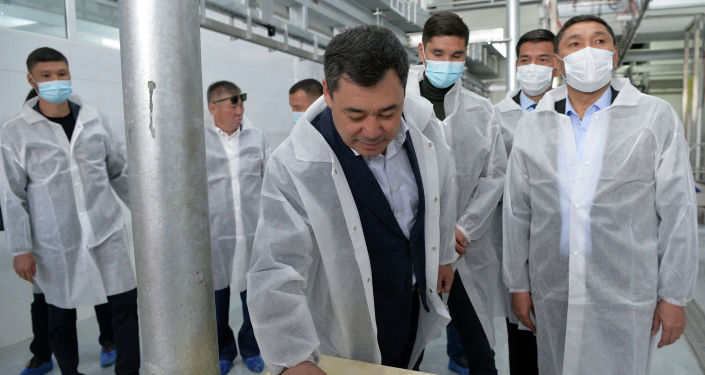 Президент Кыргызстана Садыр Жапаров принял участие в запуске крупнейшего в Кыргызстане мясокомбината в Караколе
