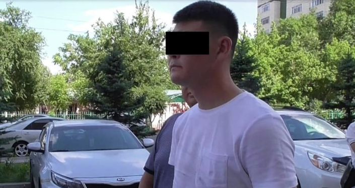 Старший сержант МВД задержан при получении взятки в размере 1000 долларов в Бишкеке