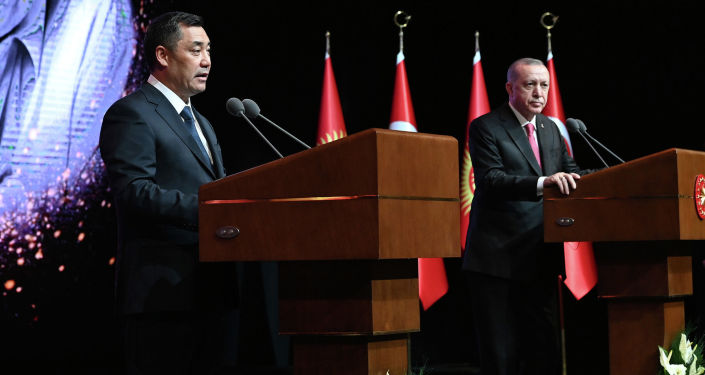 Президент Садыр Жапаров и президент Турции Реджеп Тайип Эрдоган приняли участие в церемонии закрытия IV Международного Иссык-Кульского форума имени Чынгыза Айтматова, который проходил в г. Анкара. 09 июня 2021 года