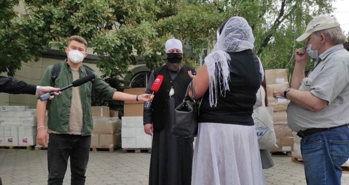 Три тонны гуманитарной помощи передали православные организации России в Баткенскую область для борьбы с распространением коронавируса Три тонны гуманитарной помощи передали православные организации России в Баткенскую область для борьбы с распространением коронавируса