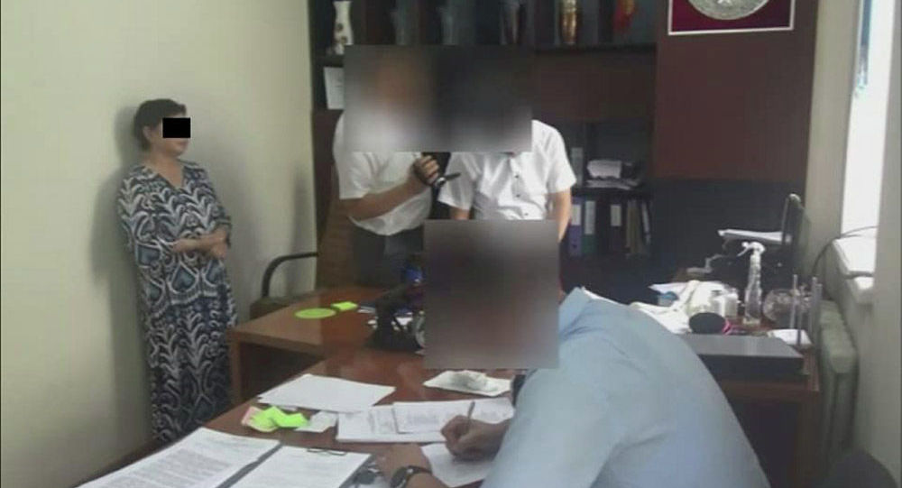 Видео со взяткой в филиале КНУ — источник сообщил, что задержали декана
