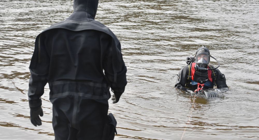 В Кара-Кульдже в реку упал Hyundai Porter, трое пропали