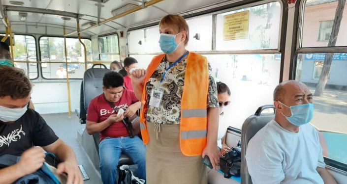 Мобильные группы Бишкекского троллейбусного управления провели рейд по соблюдению санитарно-эпидемиологических норм в салоне троллейбусов