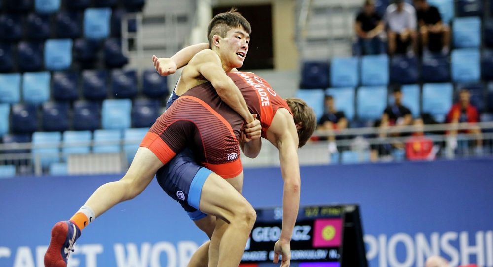Кыргызстандык эки балбан кадеттер арасында дүйнө чемпиону болушту 