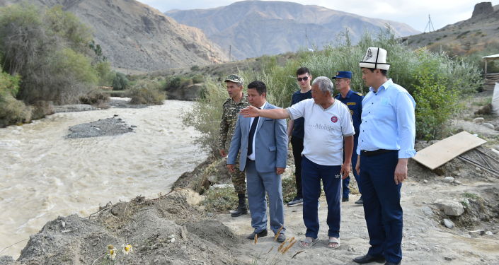 Председатель Кабинета Министров Улукбек Марипов Кыргызстана в ходе рабочей поездки в Таласскую область встретился с жителями Кара-Бууринского района, где недавно сошёл сель Председатель Кабинета Министров Улукбек Марипов Кыргызстана в ходе рабочей поездки в Таласскую область встретился с жителями Кара-Бууринского района, где недавно сошёл сель