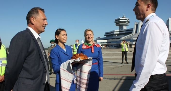 В Национальном аэропорту Минска торжественно встретили первый регулярный рейс из Бишкека. 03 августа 2021 года