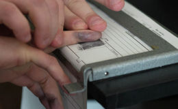 Дактилоскопическая лаборатория. Архивное фото Дактилоскопическая лаборатория. Архивное фото