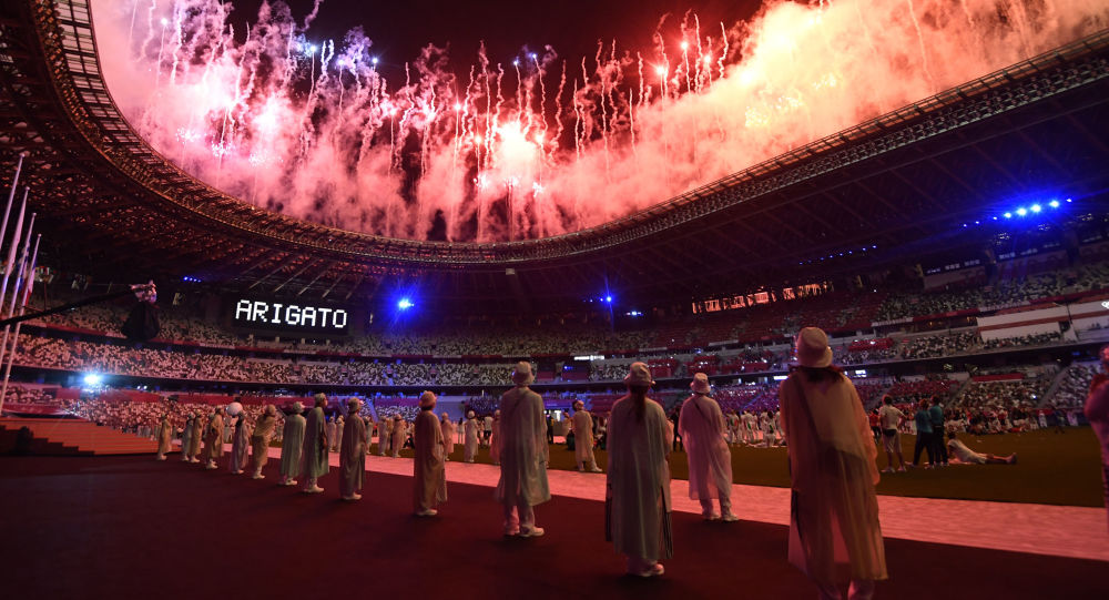 Прощание с Токио — 18 фото с церемонии закрытия Олимпиады