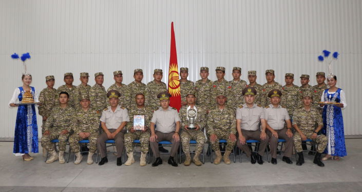 В ночь на 7 сентября на военной авиабазе Кант прошла церемония встречи военнослужащих Кыргызстана, которые приняли участие в международных армейских играх АрМИ-2021