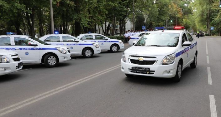 Торжественная церемония вручения ключей, от новых служебных автомобилей региональным подразделениям МВД, Бишкек. 10 сентября 2021 года Торжественная церемония вручения ключей, от новых служебных автомобилей региональным подразделениям МВД, Бишкек. 10 сентября 2021 года
