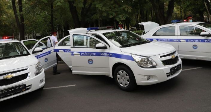 Торжественная церемония вручения ключей, от новых служебных автомобилей региональным подразделениям МВД, Бишкек. 10 сентября 2021 года Торжественная церемония вручения ключей, от новых служебных автомобилей региональным подразделениям МВД, Бишкек. 10 сентября 2021 года