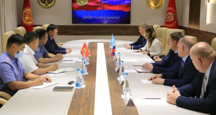  Министр внутренних дел Кыргызстана Улан Ниязбеков на встрече с российской делегацией